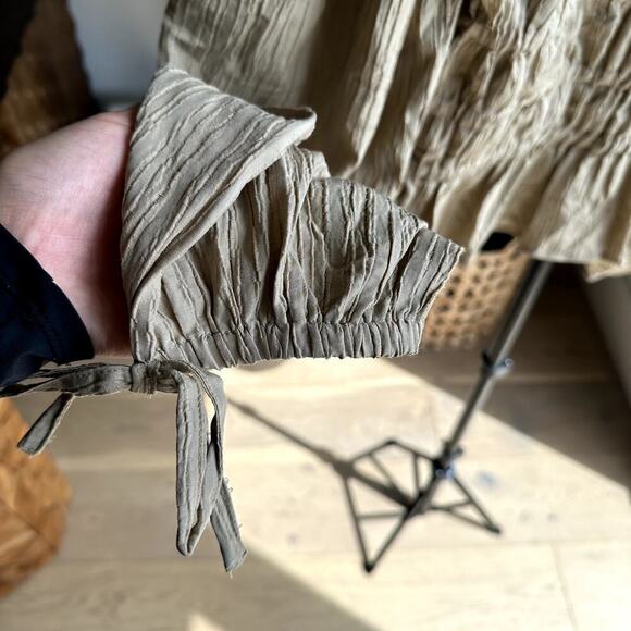 Off the Shoulder Long Sleeve Beige Peasant Top XL Smocked Boho Cottagecore - Picture 5 of 9